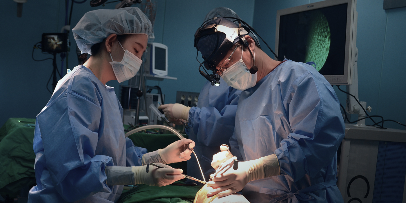 원장님 수술 사진